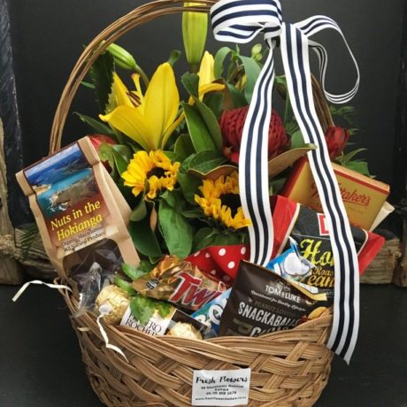 Floral & gourmet gift basket
